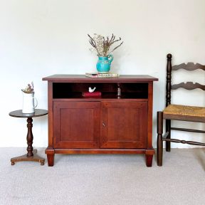 ტელევიზორის სადგამი