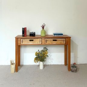 ფიჭვის ხის კონსოლი