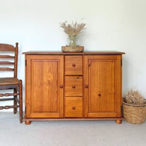 ფიჭვის ხის სათავსო